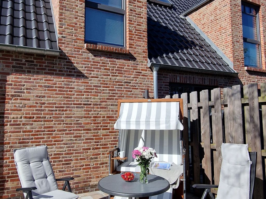 Terrasse mit Strandkorb