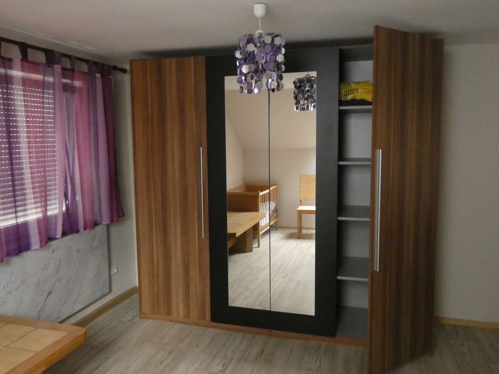 großer Schrank