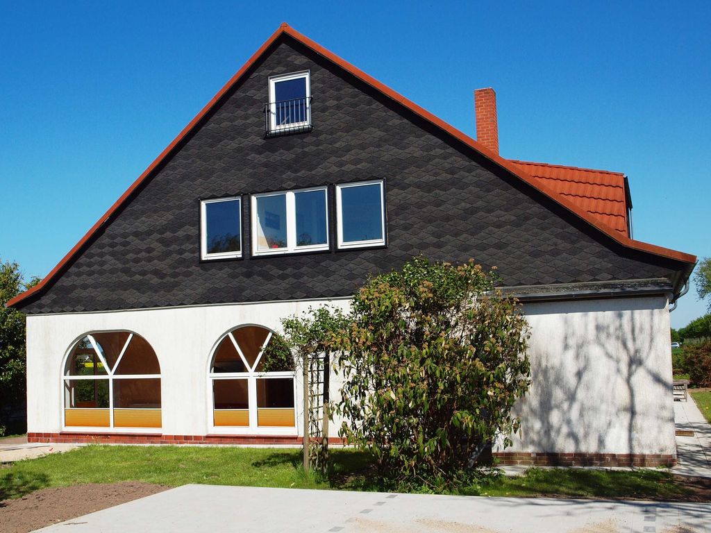 Zu jeder Ferienwohnung gehört ein eigener PKW Stellplatz