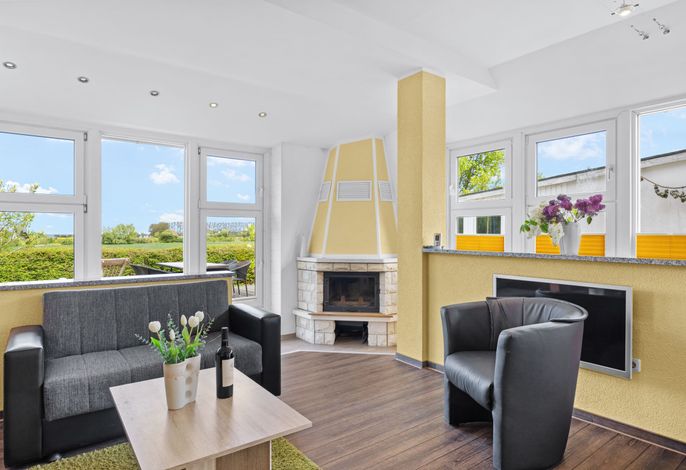 Nr.7/ 3-Raum-FeWo, max.4 Pers, EG, Meerseite, Kamin+Terrasse