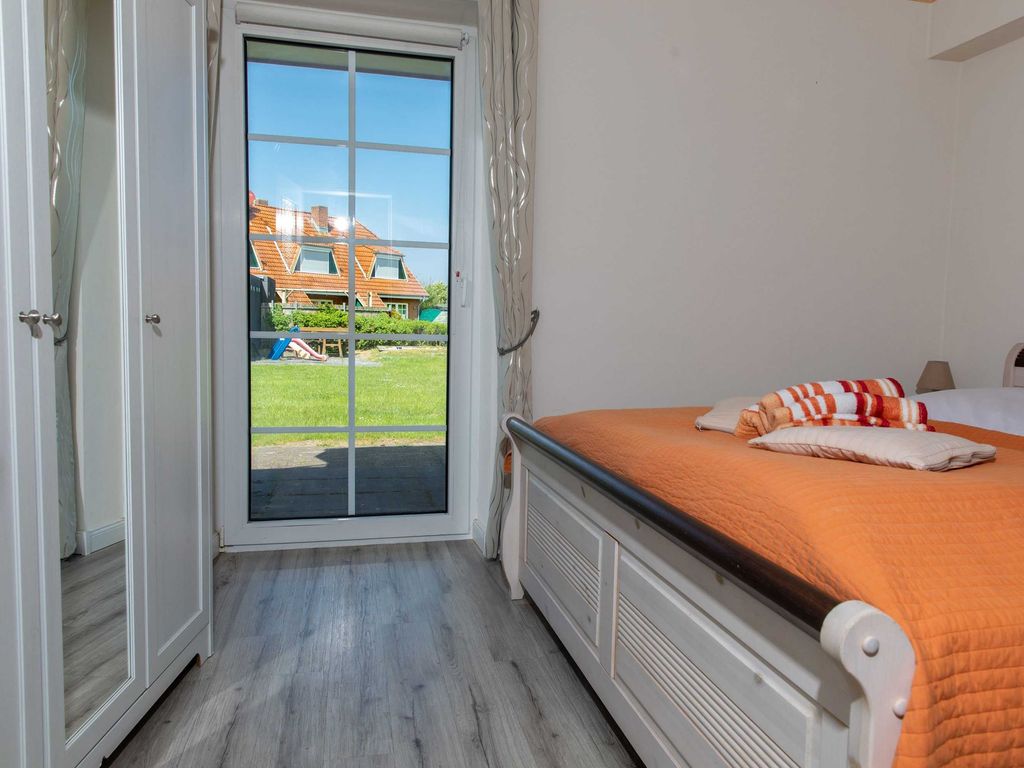 Schlafzimmer mit Doppelbett