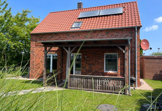 A12: 3-Raum-Ferienhaus (90m²; max. 5 Pers.), Kamin, 2 Bäder