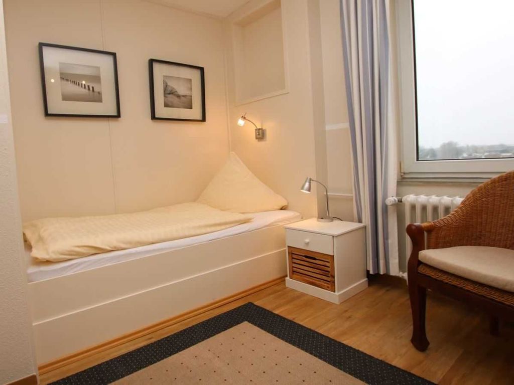 Schlafzimmer mit zwei Einzelbetten 1mal 1,9m und 1 mal 2m