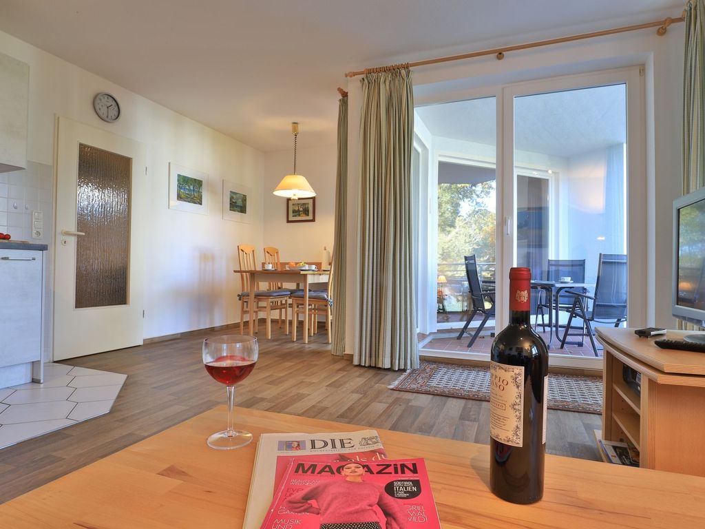 Likedeeler Whg. Li24 - Blick vom Sofa auf den Essbereich