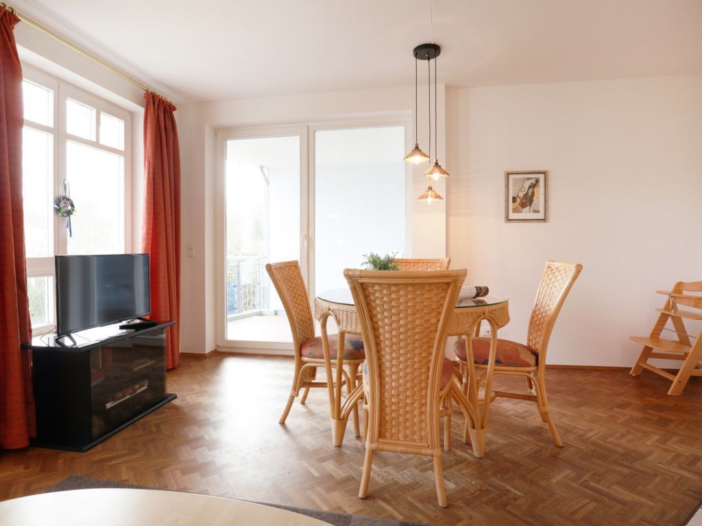 Likedeeler Whg. Li25 - Blick vom Sofa auf den Essbereich