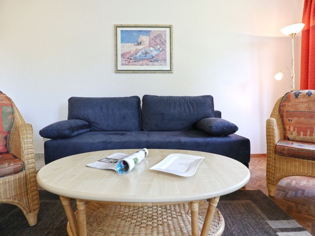 Likedeeler Whg. Li25 - Blick auf den offenen Wohnbereich mit Schlafsofa