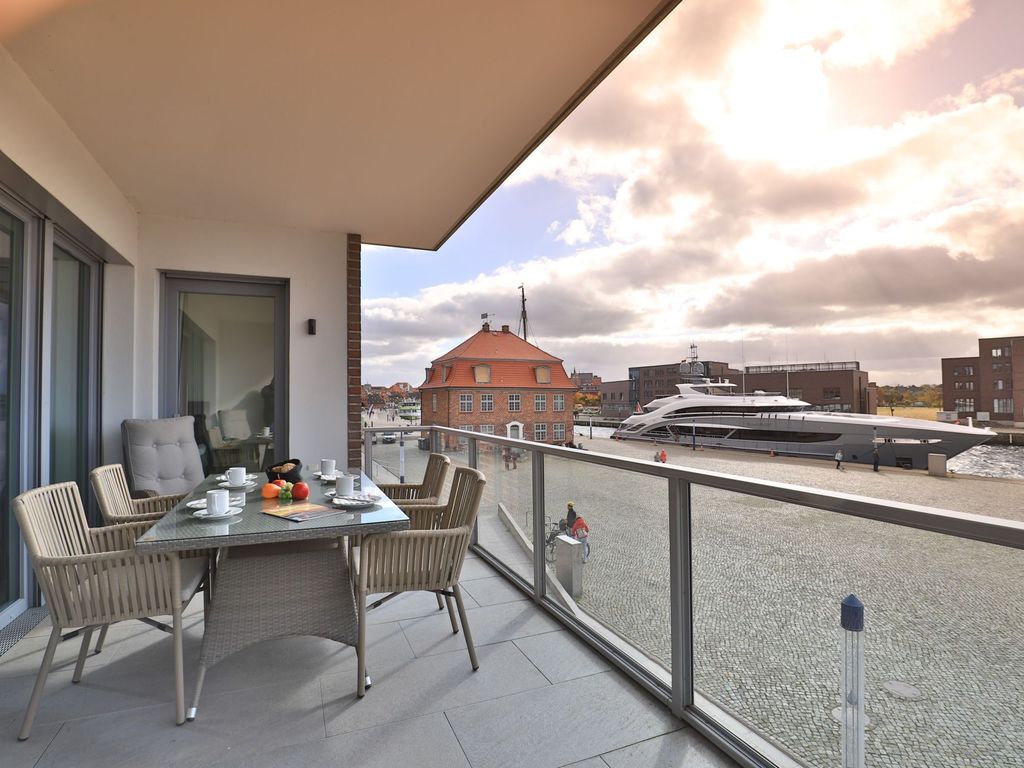 Hafenspitze App.15 - Blick auf die Loggia und den Hafen
