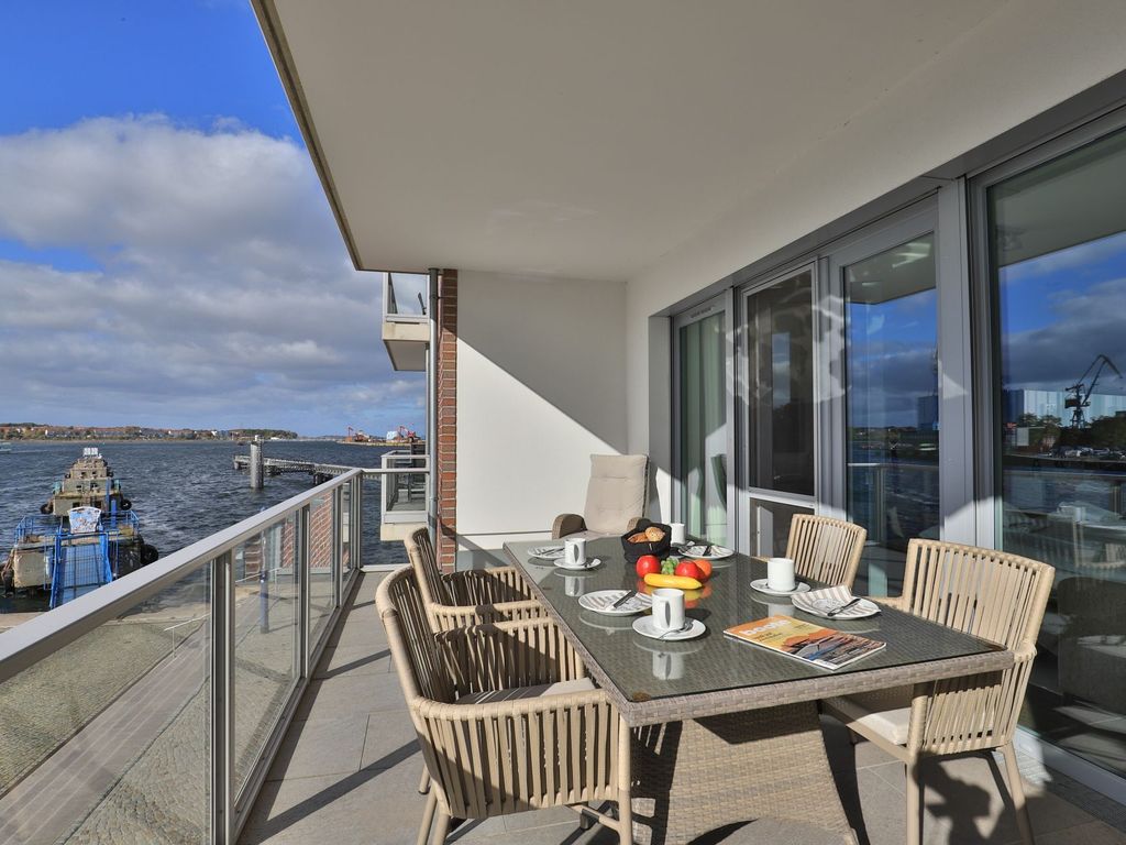 Hafenspitze App.15 - Blick auf die Loggia und den Hafen