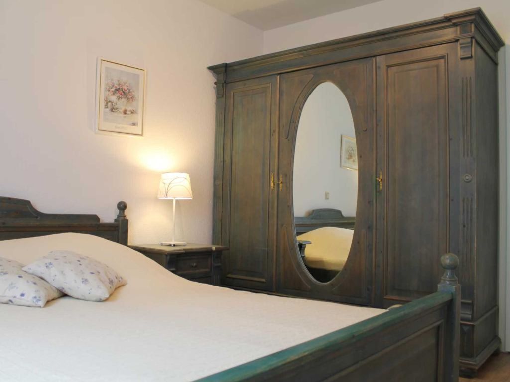 Goosbrink Whg. 07 - Schlafzimmer mit Doppelbett