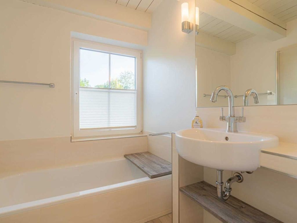 Badezimmer (im EG)