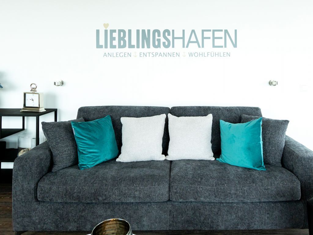 Hafenspitze App. Pier 2.16 - Blick auf das gemütliche Sofa