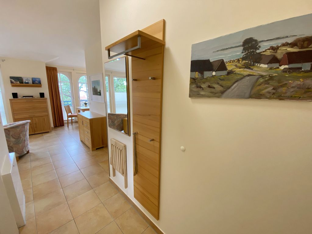 kleiner Flur mit Garderobe