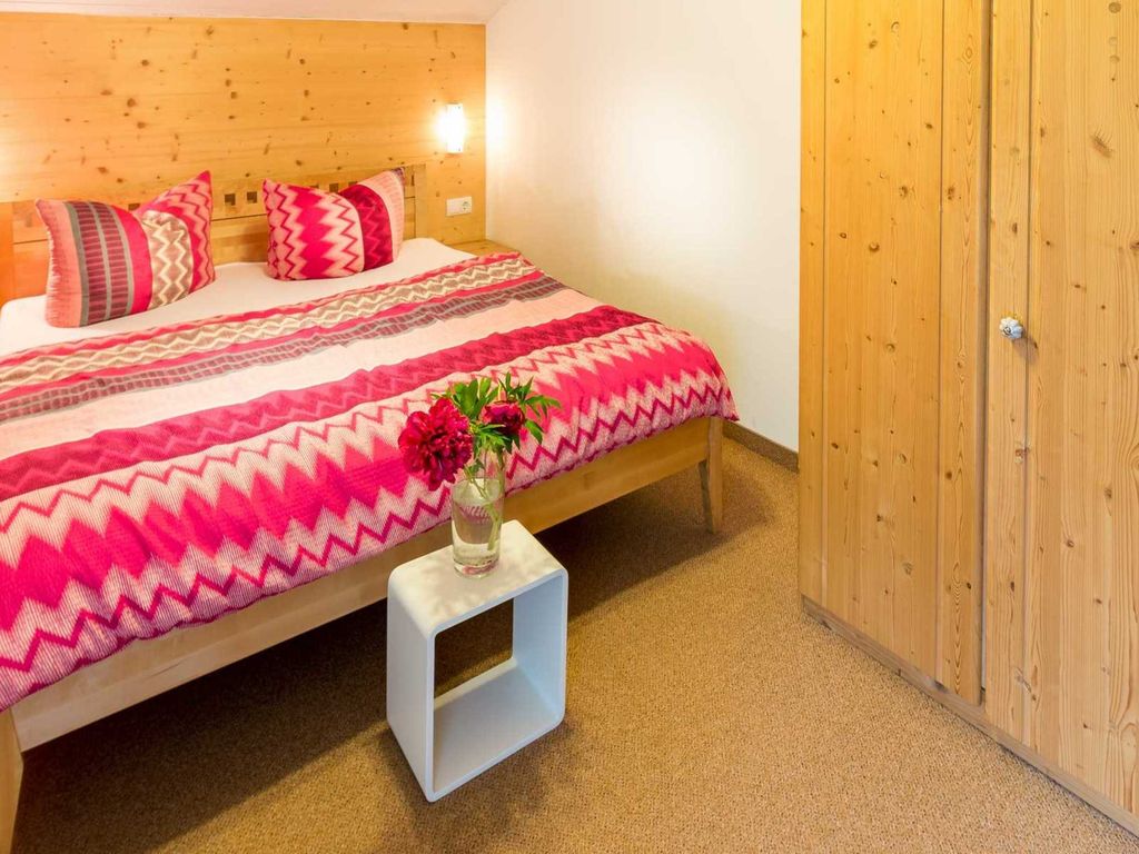 Freie Wohnung zu vermieten im Bregenzerwald. Eines der drei Schlafzimmern im Apartment Adlerhorst im SOLARIA in Au.