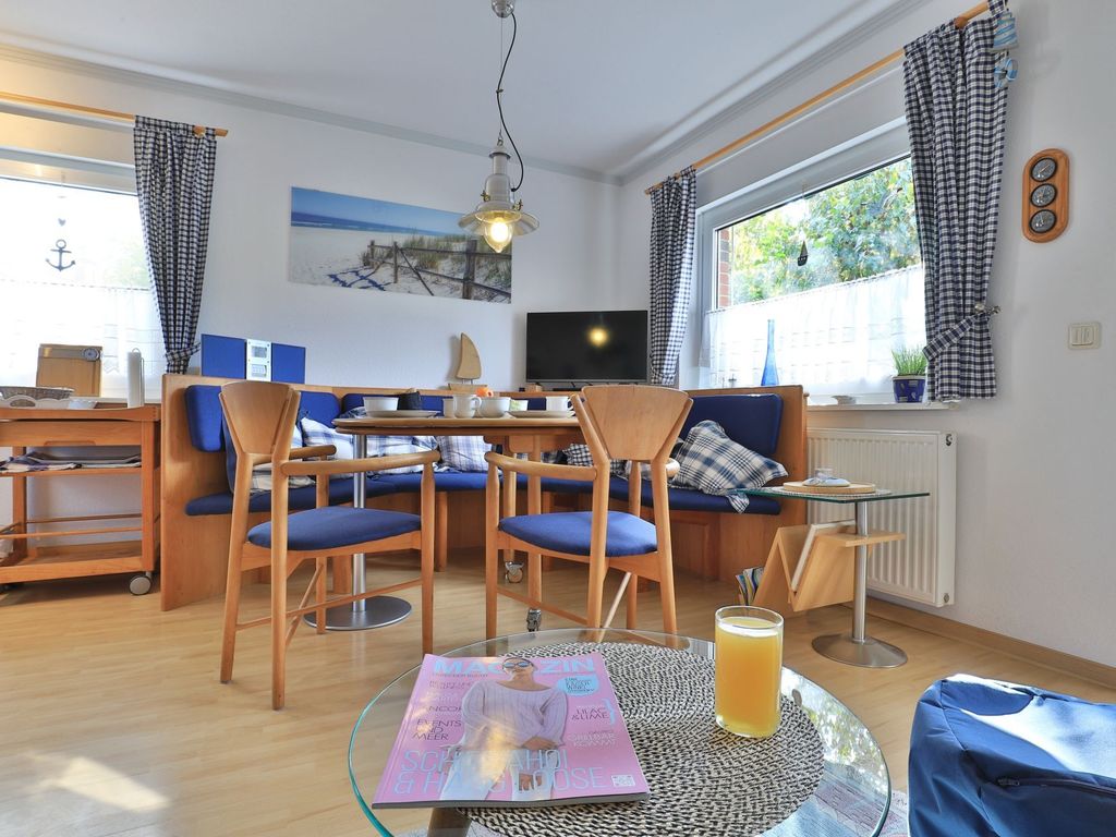 Urlauberdorf 49a - Blick auf den offenen Essbereich mit Küchenzeile