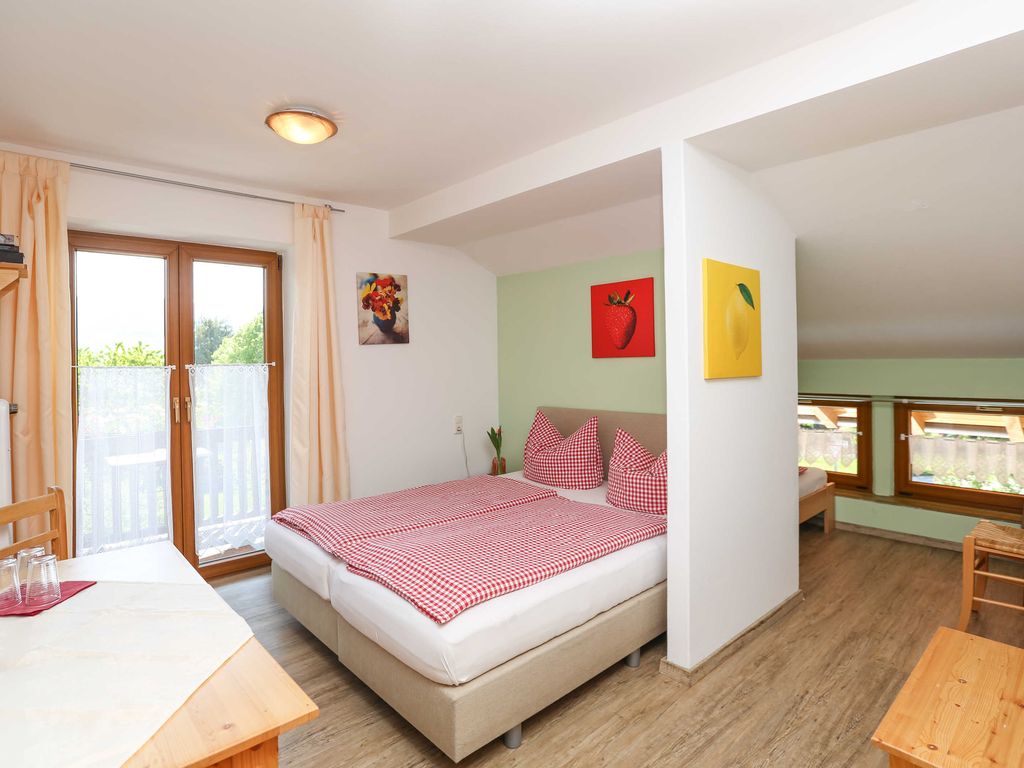Dreibettzimmer mit Balkon