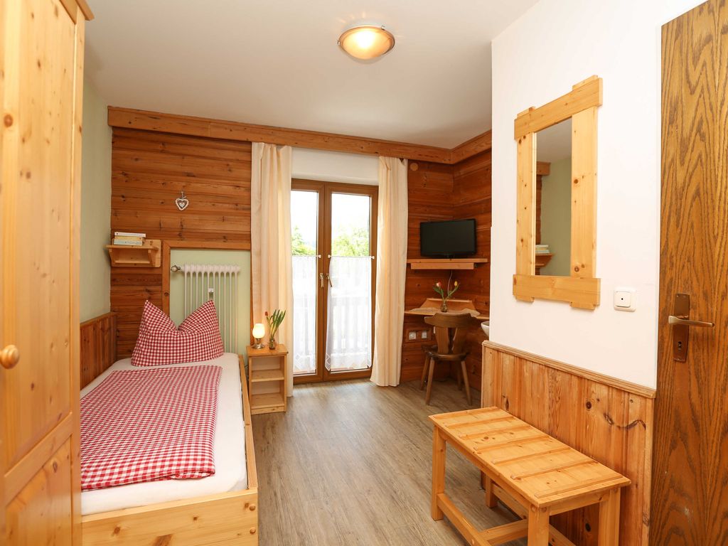 Einzelzimmer mit Balkon