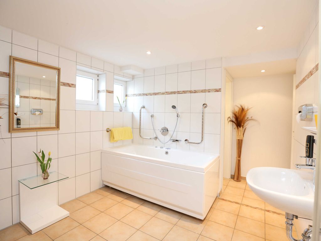 Dreibettzimmer im UG