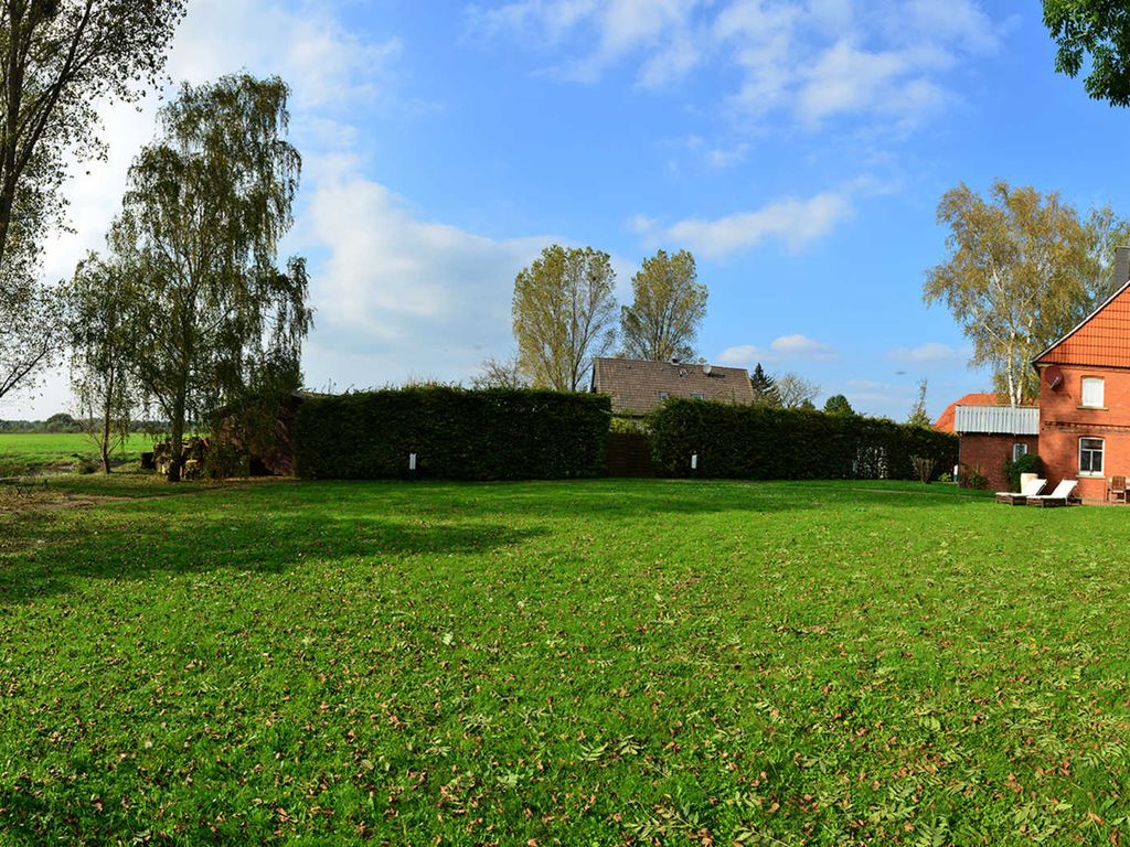 Garten und Blick zur Weser