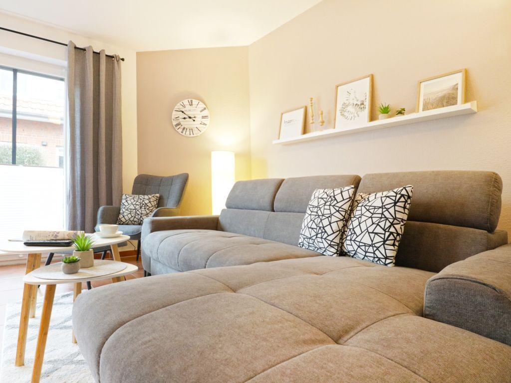 Haus Rosenhof Whg. Britta - Blick auf das gemütliche Ecksofa