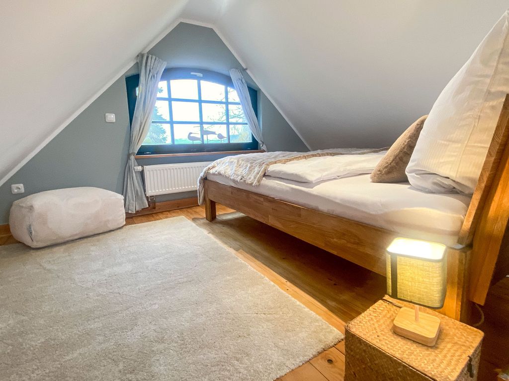 Schlafzimmer mit Doppelbett