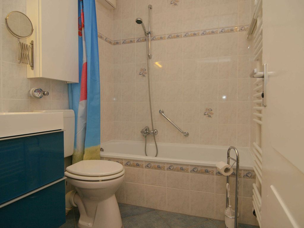 Bad mit Badewanne