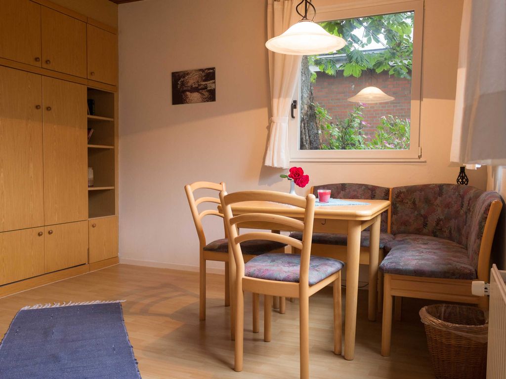 Wohnzimmer mit Schrankbetten