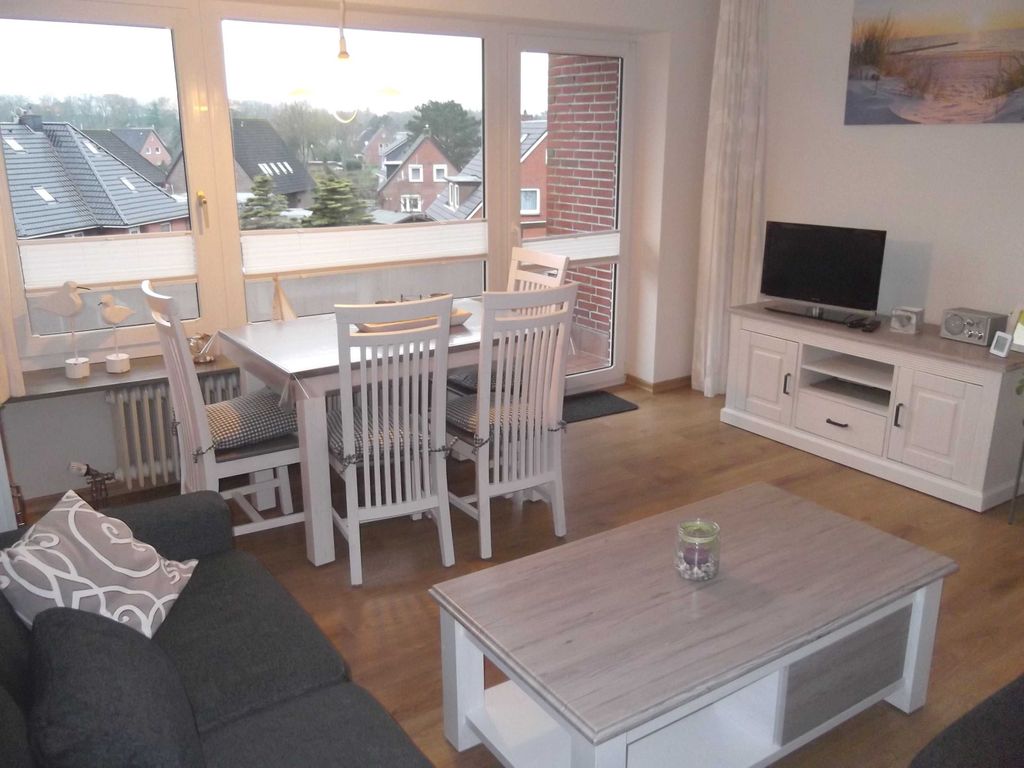 Wohnzimmer mit dirketem Zugang zum Balkon