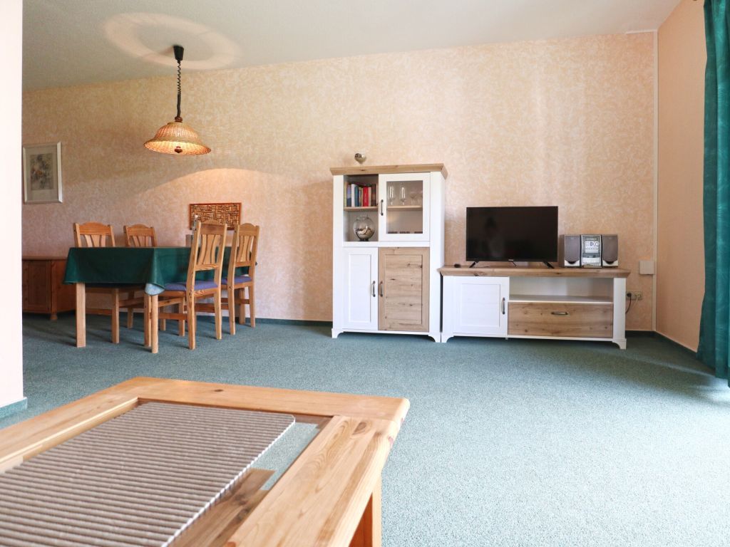 Minervapark Whg. Mi13 - Blick vom Sofa auf den TV