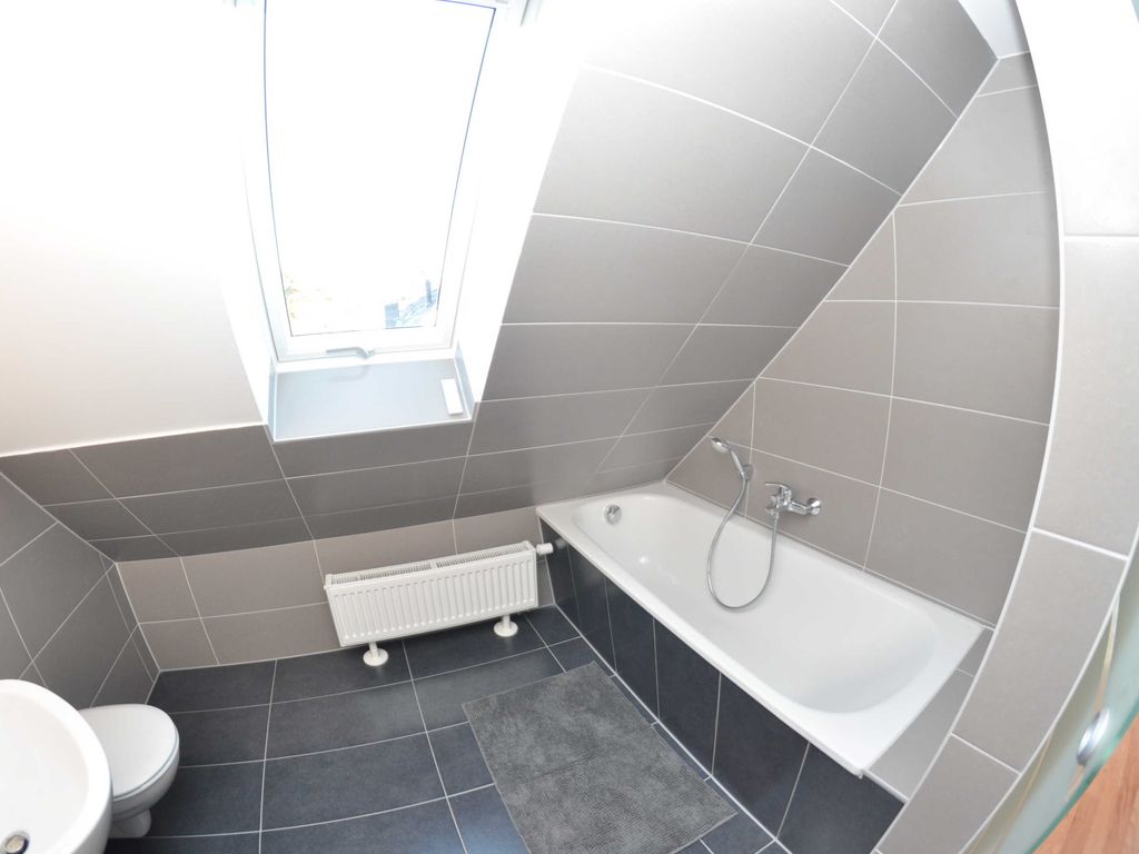 Wannenbad mit WC