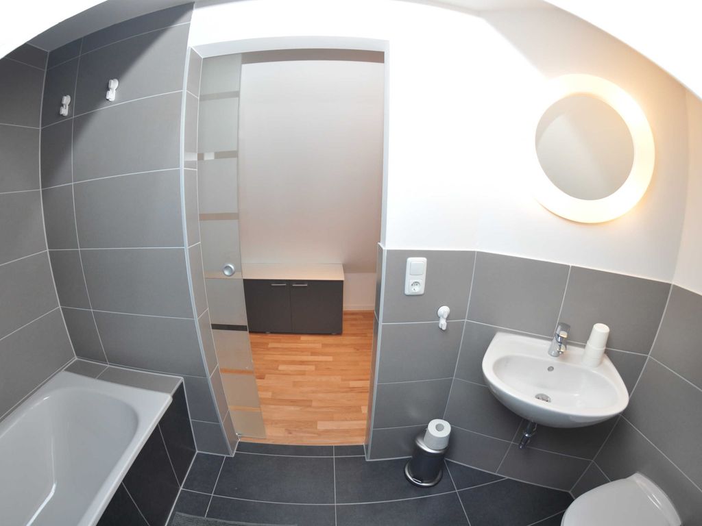 Wannenbad mit WC
