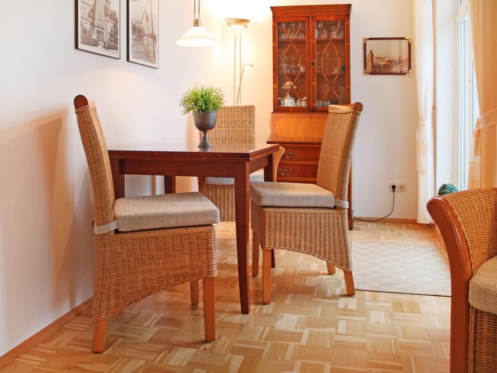 Haffblick Whg. Ha29 - Blick auf den Essbereich mit Zugang auf den Balkon