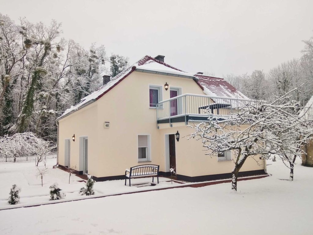 Haus Waldidyll versunken im Schnee
