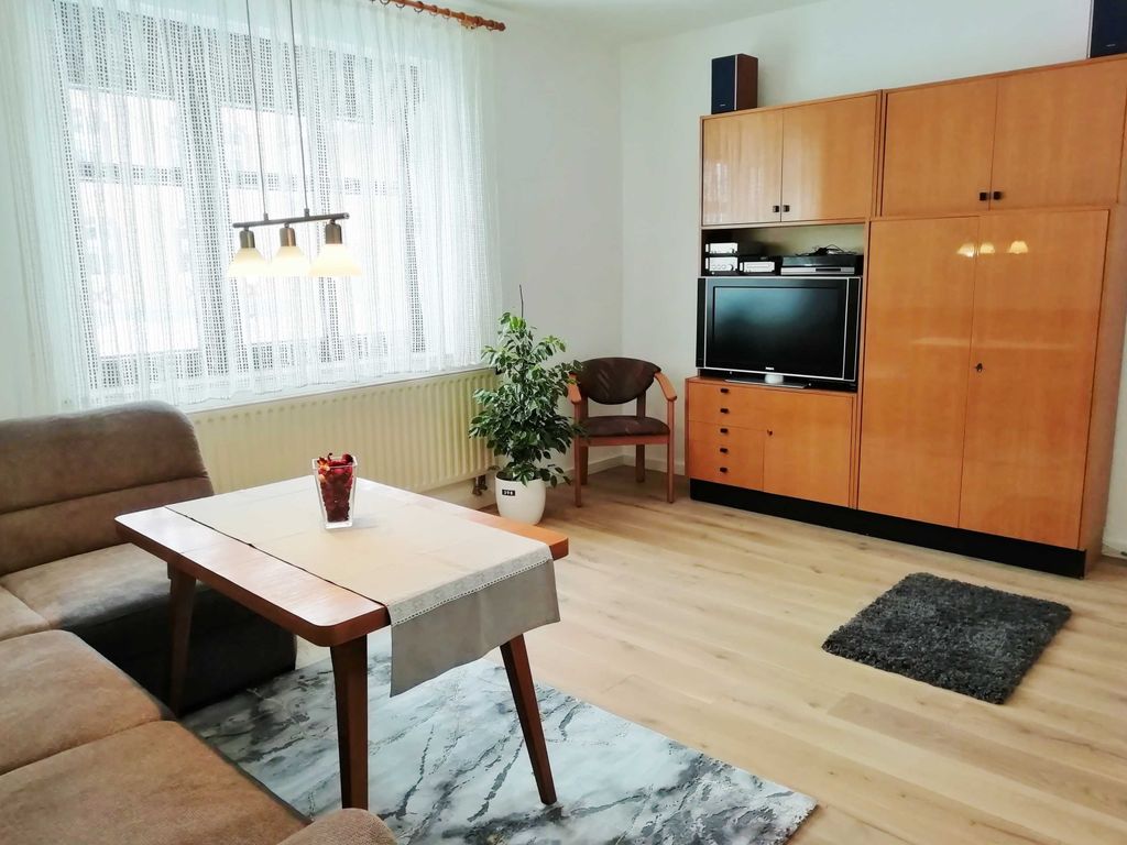 Wohn-Schlafraumkombination mit Aufbettungsmöglichkeit