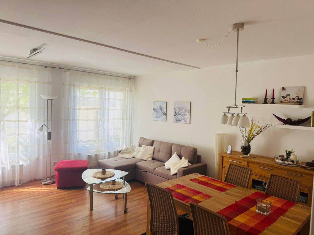 Wohnzimmer mit Schlafcouch