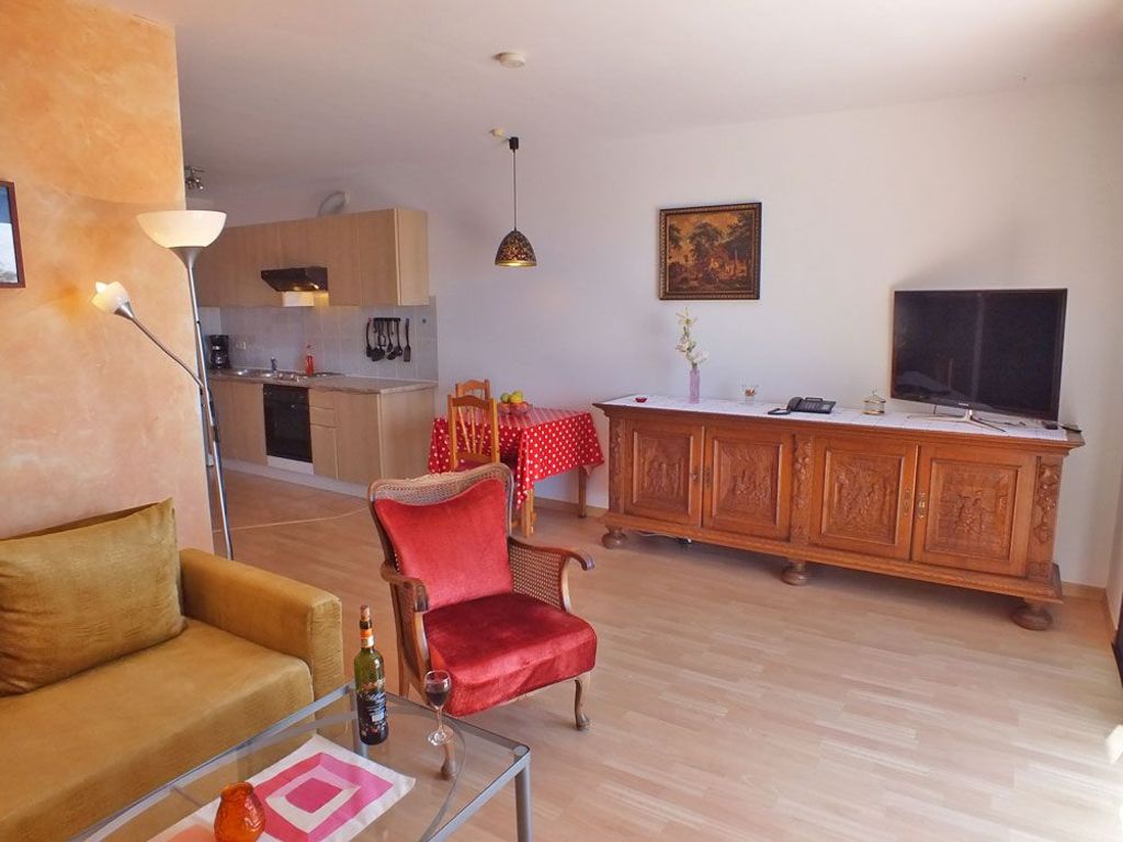 Ferienapartment mit Meerblick und Terrasse - F0102