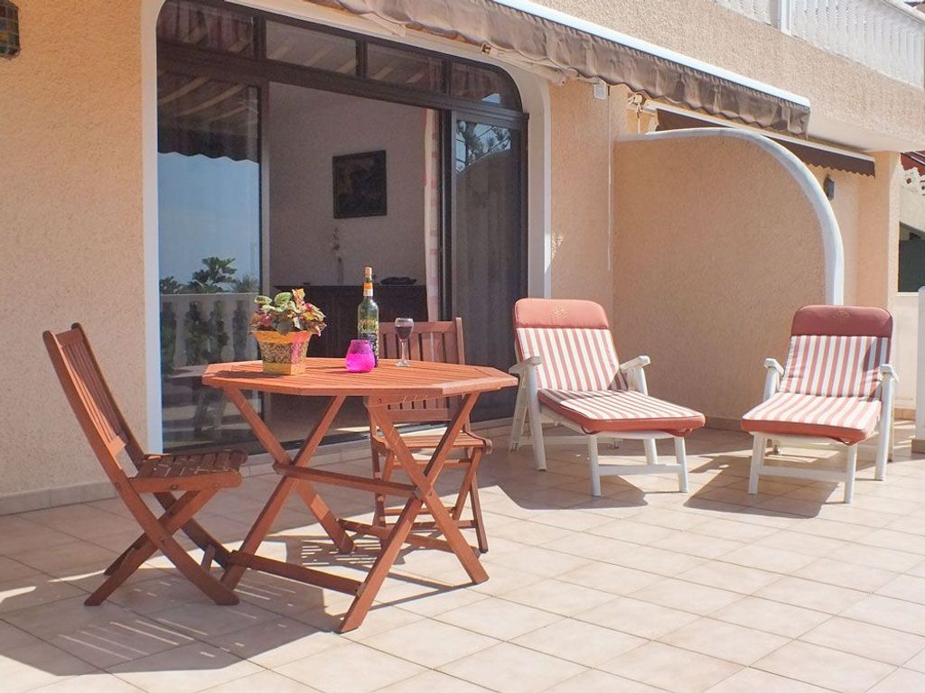 Ferienapartment mit Meerblick und Terrasse - F0102