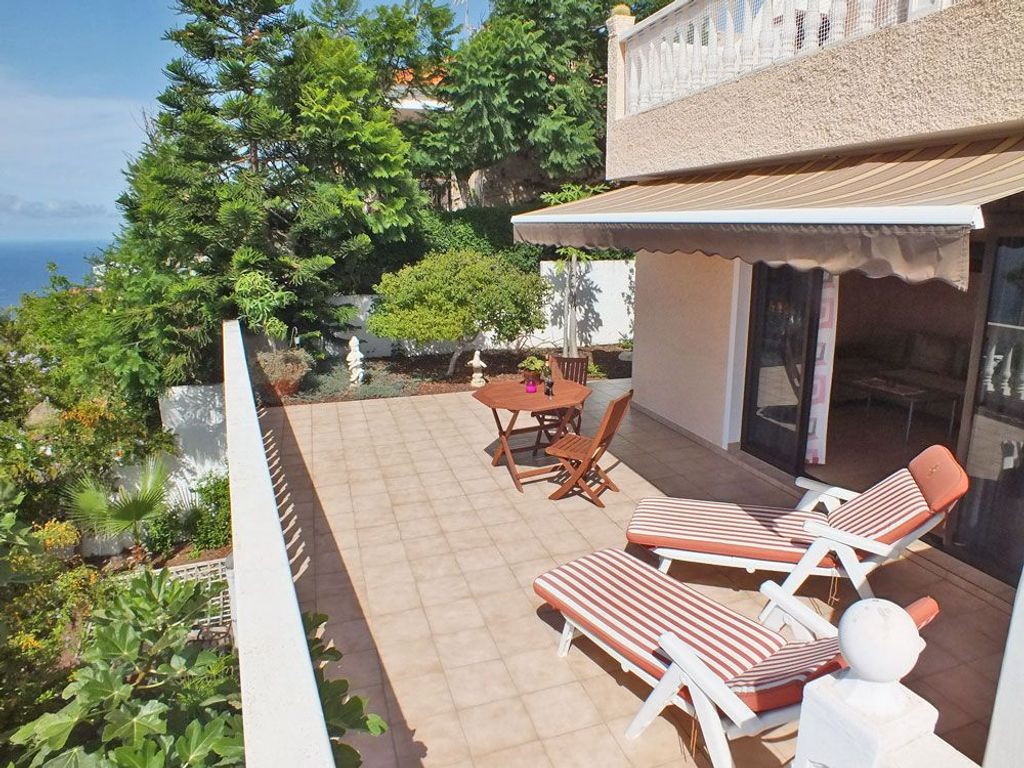 Ferienapartment mit Meerblick und Terrasse - F0102