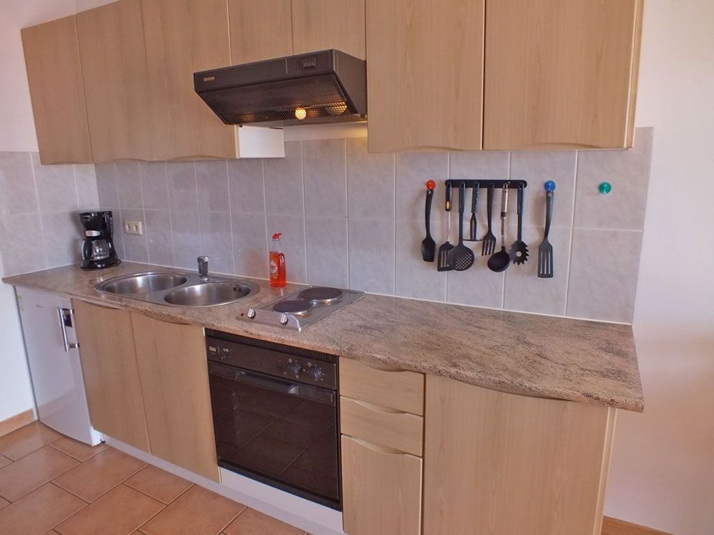 Ferienapartment mit Meerblick und Terrasse - F0102