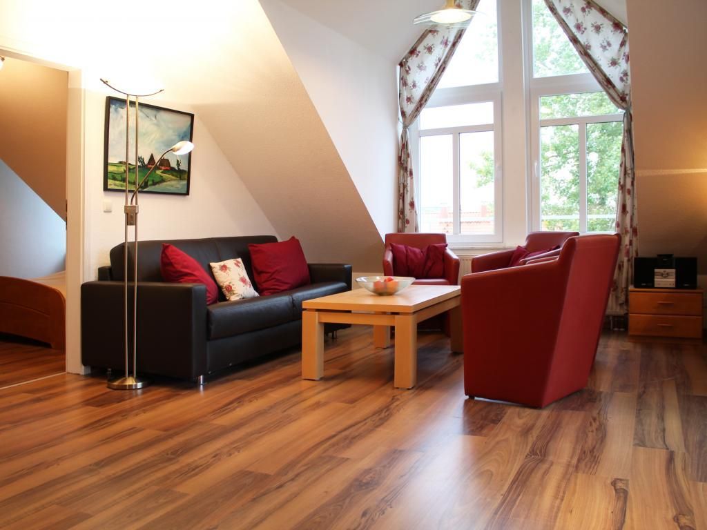 Haus am Teich, Whg. D22 - Blick auf den Wohnbereich von der Küche