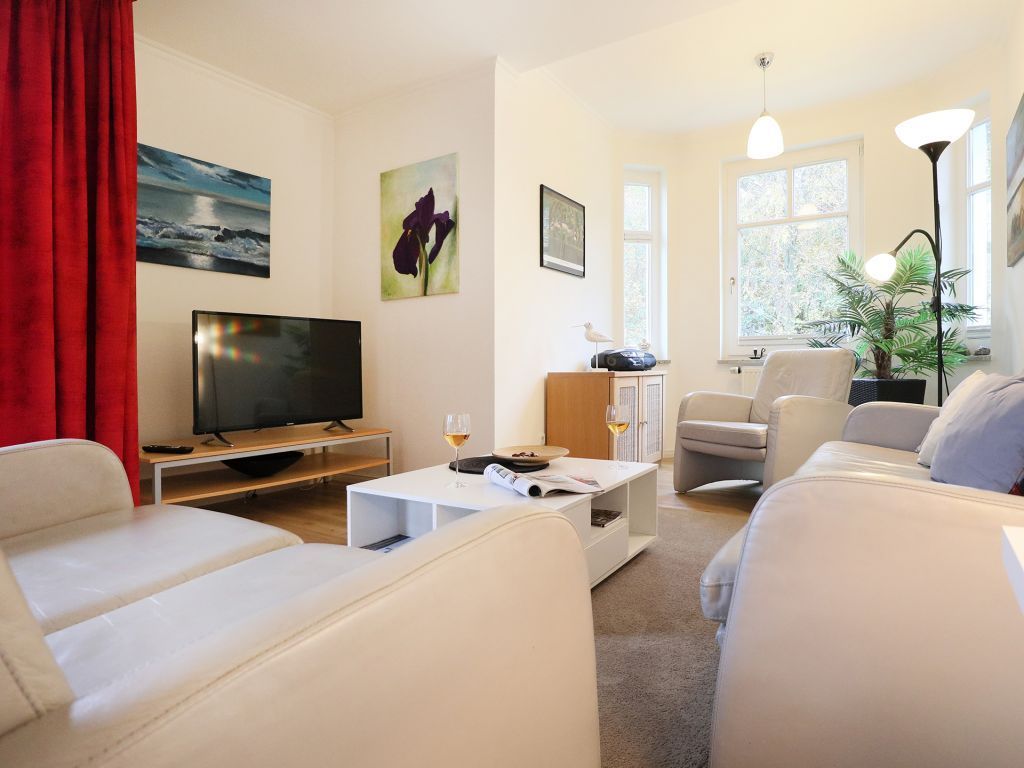 Deutsches Haus Whg.8 - Blick auf den Wohnbereich und den TV