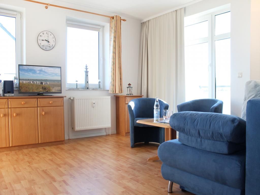Haffblick Whg. Ha33 - Blick auf den Wohnbereich und den Fernseher