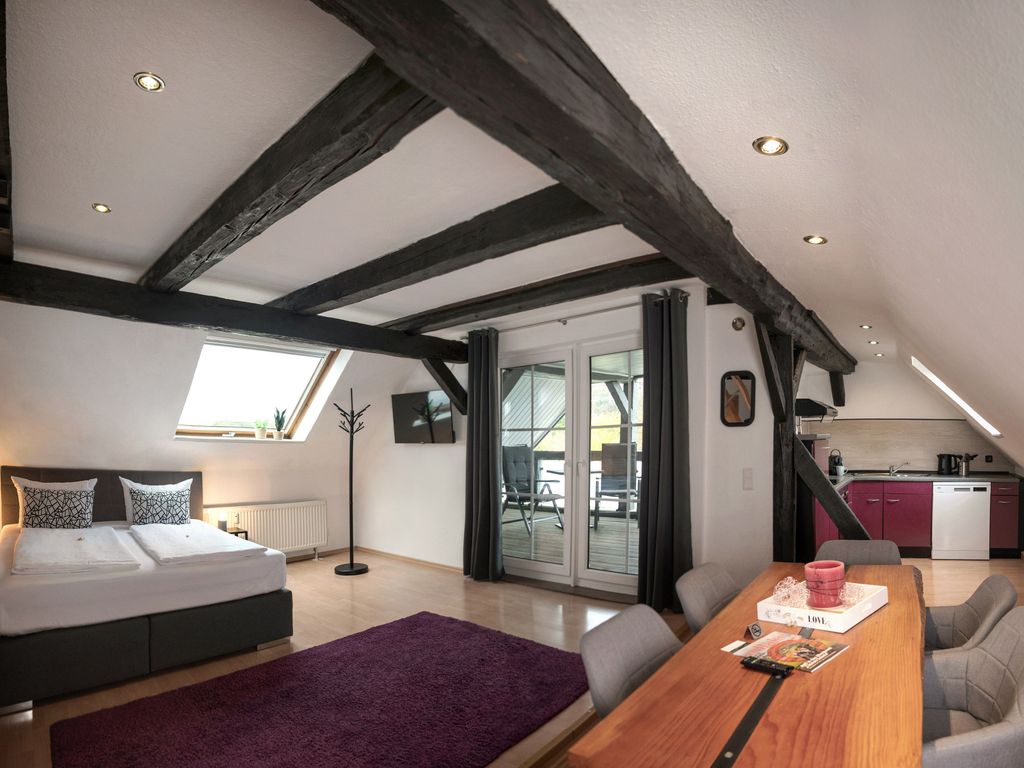 Zu sehen ist ein Apartment-Zimmer im Boutique-Hotel Meyenhof.