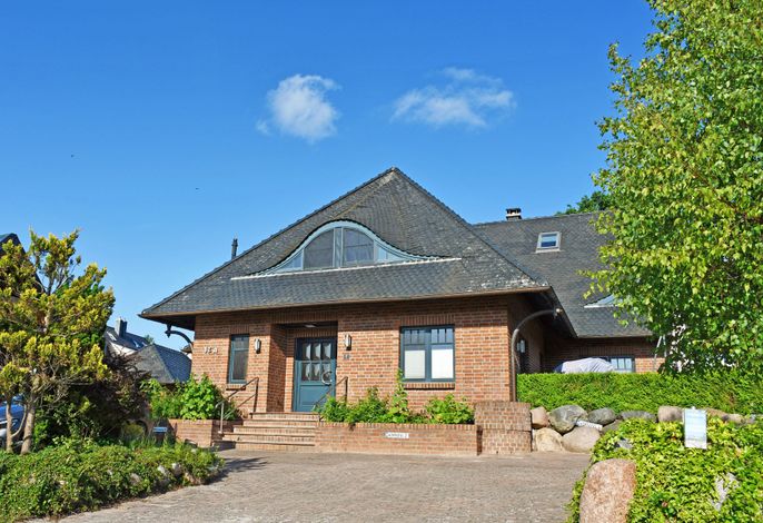 09 großes Ferienhaus mit Kamin am Hafen in Seedorf