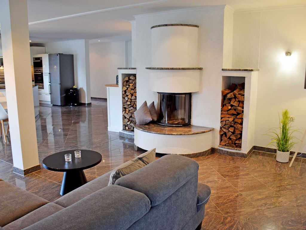 09 Ferienhaus mit Kamin am Hafen in Seedorf