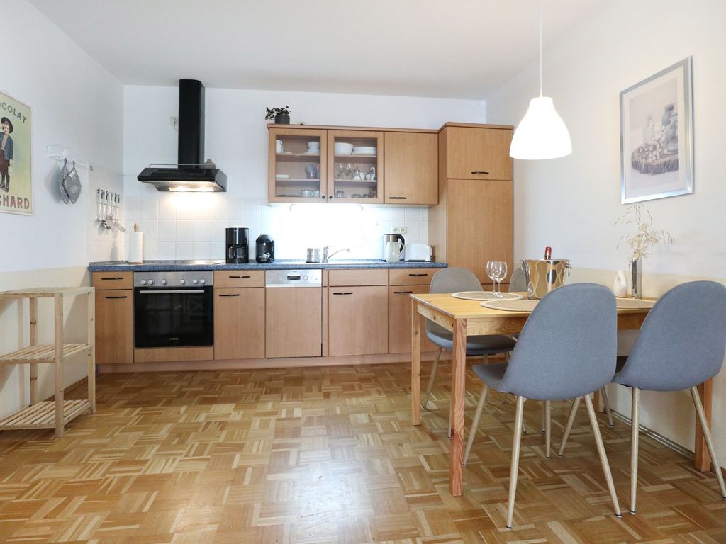 Residenz Haffblick App.56 - Blick auf den offenen Essbereich und die Küchenzeile
