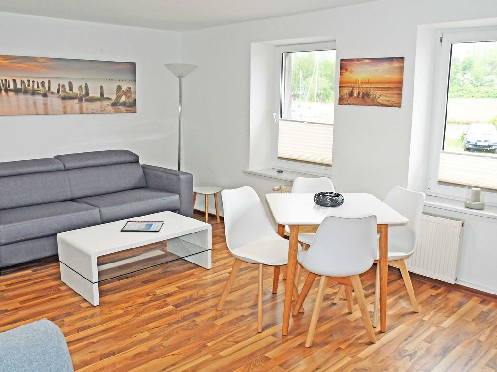 02 Ferienwohnung m. Seeblick u. Terrasse am Hafen in Seedorf