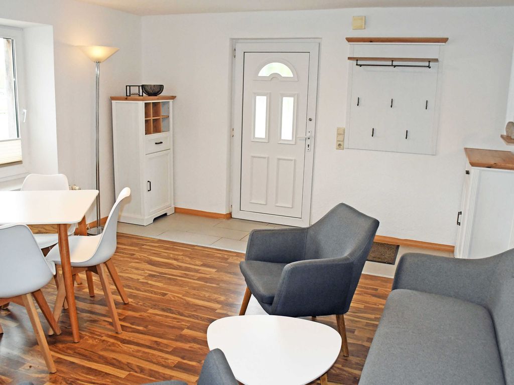 01 Ferienwohnung mit Terrasse am Hafen in Seedorf