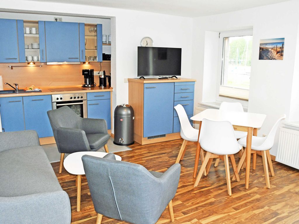 01 Ferienwohnung mit Terrasse am Hafen in Seedorf