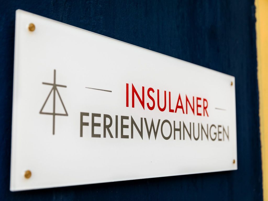 Außenschild, Insulaner Ferienwohnungen