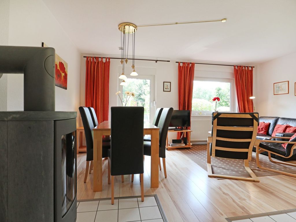 Urlauberdorf 52b - Blick vom Flur auf den offenen Wohn-/ Essbereich